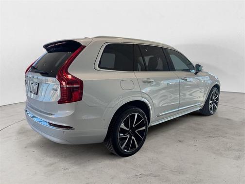 2024 Volvo XC90 B6 Plus Bright Theme 6-Seater