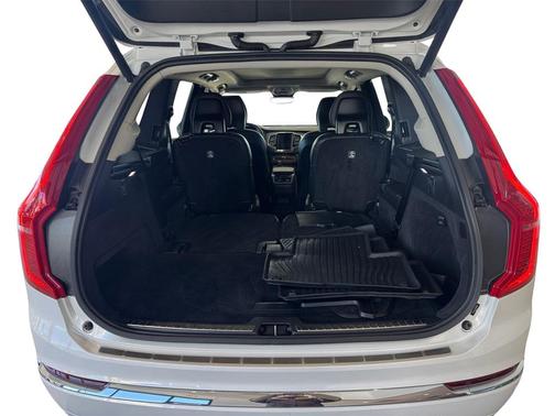 2024 Volvo XC90 B6 Plus Bright Theme 6-Seater