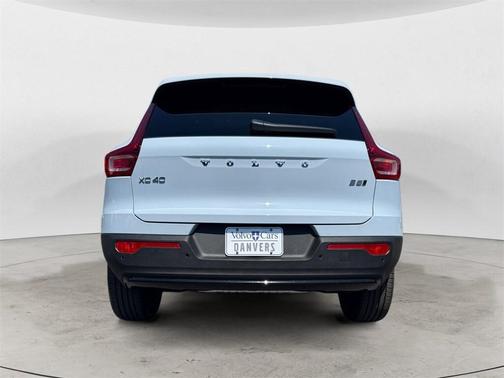 2026 Volvo XC40 B5 PLUS
