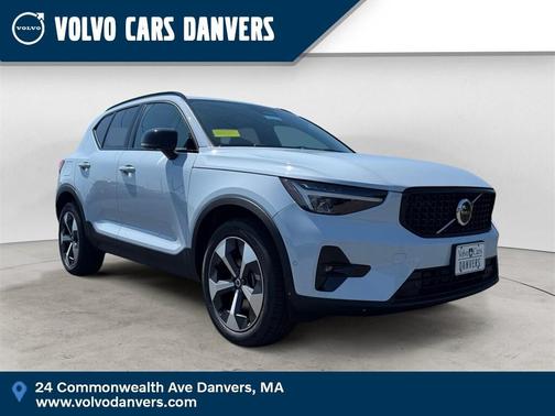 2026 Volvo XC40 B5 PLUS