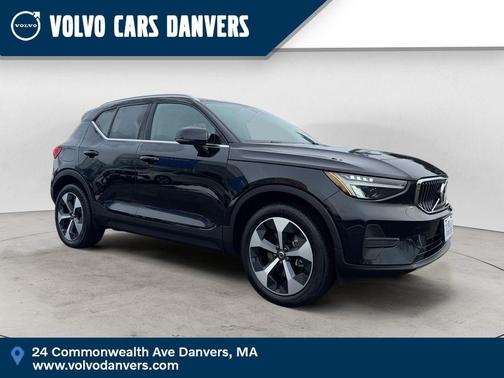 2025 Volvo XC40 B5 Core Bright Theme