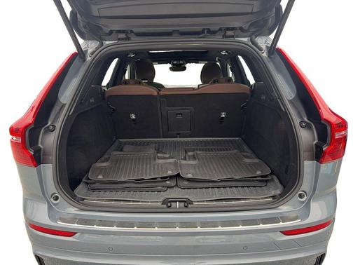 Gray Metallic 2023 Volvo XC60 B5 Plus Dark Theme