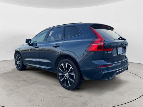 2025 Volvo XC60 B5 Plus