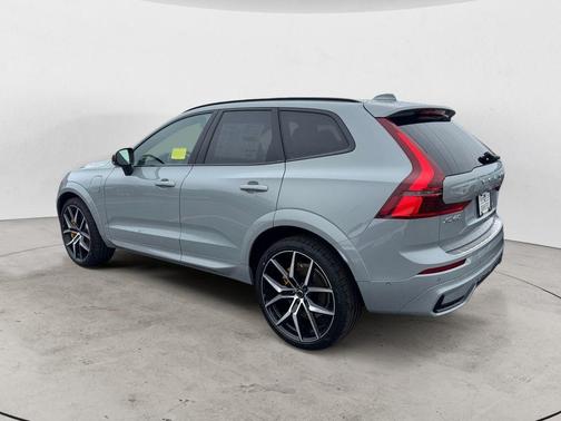 Vapour Grey 2026 Volvo XC60 Plug-In Hybrid T8 Polestar Engineered