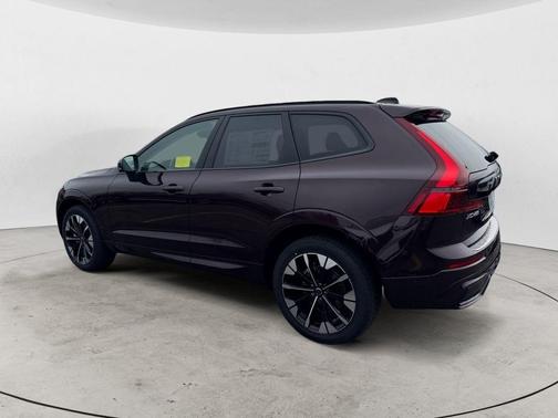 Mulberry Red 2026 Volvo XC60 B5 Ultra