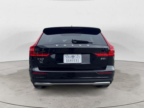2025 Volvo V60 Cross Country B5 Plus