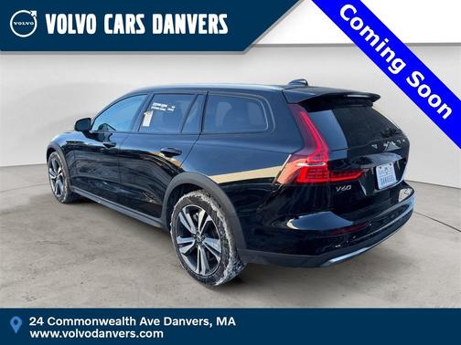 2025 Volvo V60 Cross Country B5 Plus