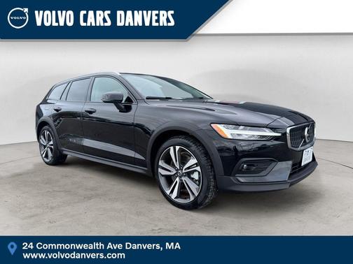 2025 Volvo V60 Cross Country B5 Plus