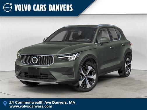 2025 Volvo XC40 B5 Ultra Bright Theme
