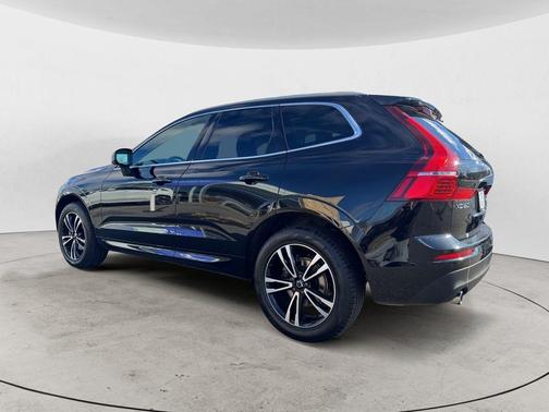 Black 2021 Volvo XC60 T5 Momentum