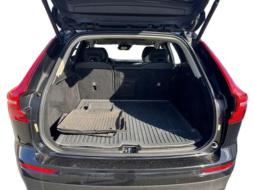 Black 2021 Volvo XC60 T5 Momentum