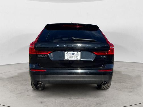 Black 2021 Volvo XC60 T5 Momentum