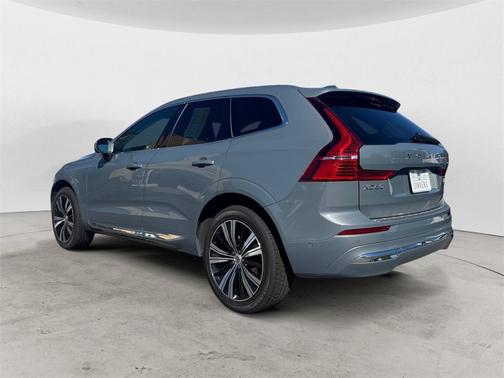 2023 Volvo XC60 B5 Plus Bright Theme