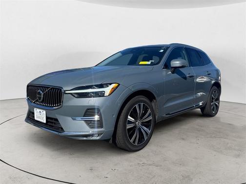 2023 Volvo XC60 B5 Plus Bright Theme