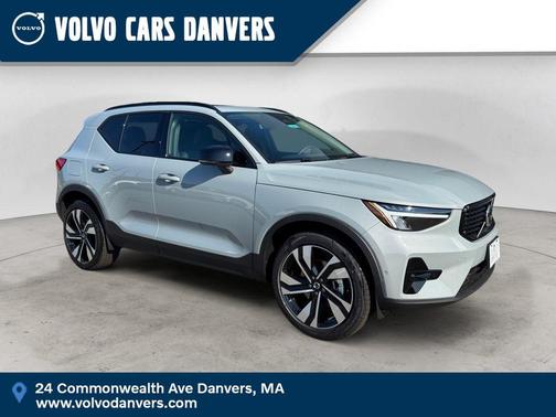 Vapour Grey 2026 Volvo XC40 B5 Plus