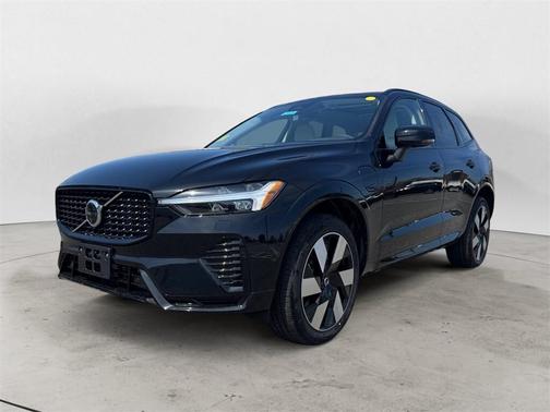 2025 Volvo XC60 Plug-In Hybrid T8 Plus