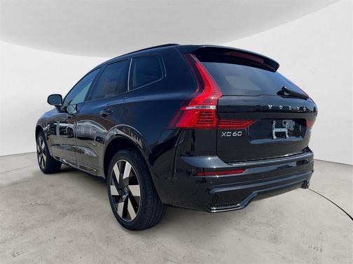 2025 Volvo XC60 Plug-In Hybrid T8 Plus