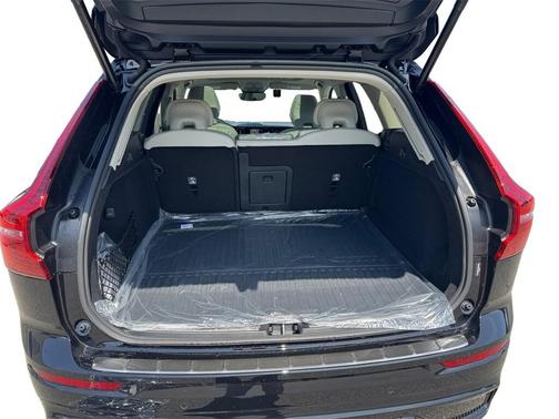 2025 Volvo XC60 Plug-In Hybrid T8 Plus