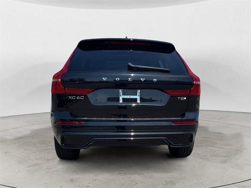2025 Volvo XC60 Plug-In Hybrid T8 Plus