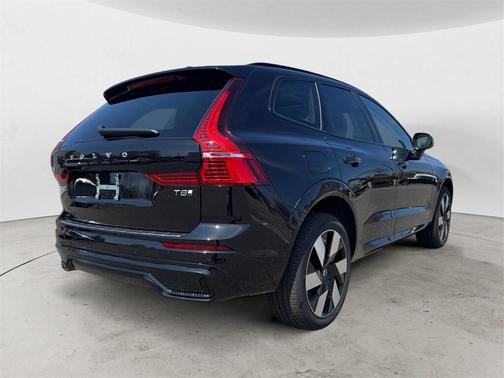 2025 Volvo XC60 Plug-In Hybrid T8 Plus