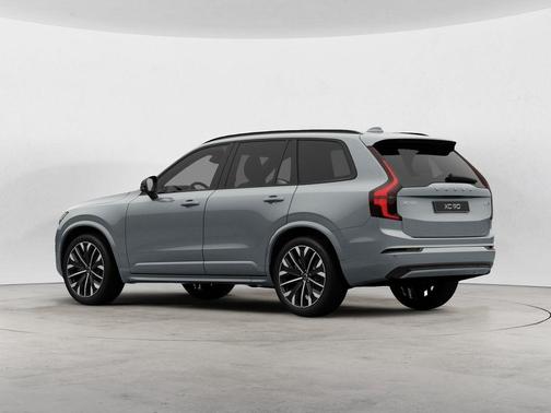 Vapour Grey 2026 Volvo XC90 B6 Ultra Dark Theme 6-Seater