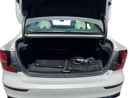 2024 Volvo S60 Recharge Plug-In Hybrid T8 Ultimate Dark Theme