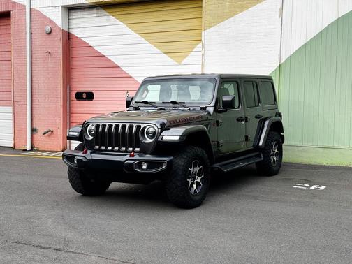 Granite Crystal Metallic Clearcoat 2019 Jeep Wrangler Unlimited Rubicon
