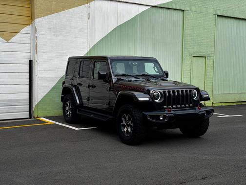 Granite Crystal Metallic Clearcoat 2019 Jeep Wrangler Unlimited Rubicon