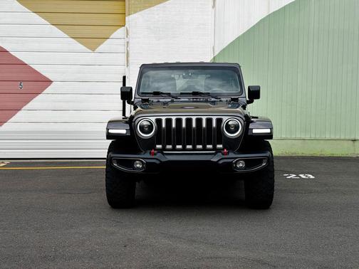 Granite Crystal Metallic Clearcoat 2019 Jeep Wrangler Unlimited Rubicon