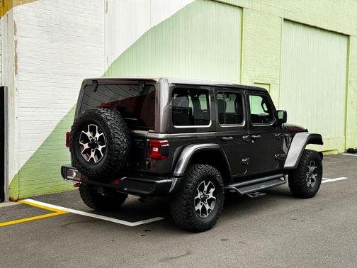 Granite Crystal Metallic Clearcoat 2019 Jeep Wrangler Unlimited Rubicon