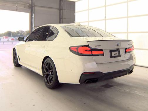 Alpine White 2023 BMW M550 i Xdrive