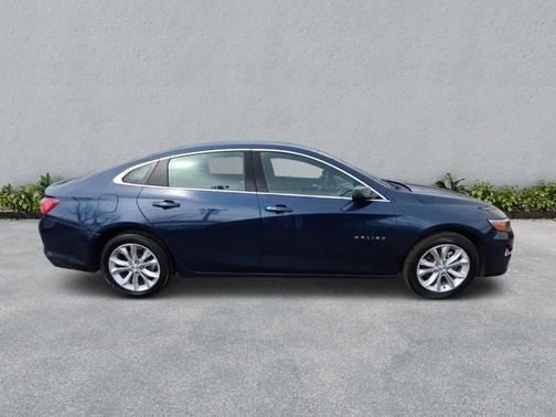 2022 Chevrolet Malibu FWD LT