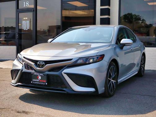 Celestial Silver Metallic 2023 Toyota Camry SE