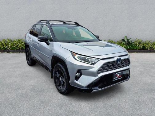2019 Toyota RAV4 Hybrid SE