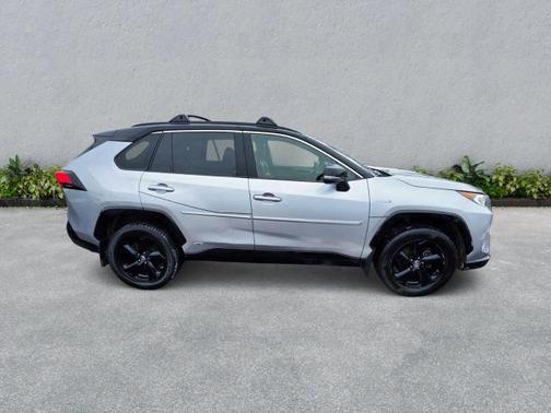2019 Toyota RAV4 Hybrid SE