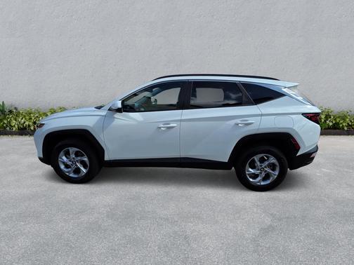 White Pearl 2024 Hyundai TUCSON SEL