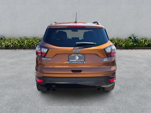 Canyon Ridge Metallic 2017 Ford Escape SE