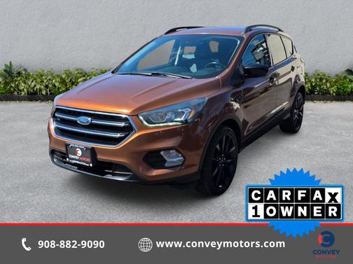 Canyon Ridge Metallic 2017 Ford Escape SE