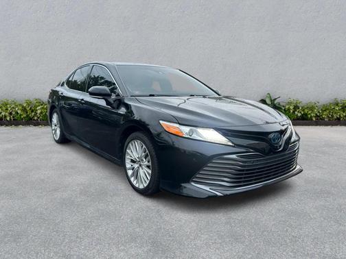 2018 Toyota Camry Hybrid XLE