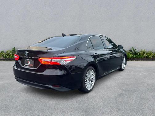 2018 Toyota Camry Hybrid XLE