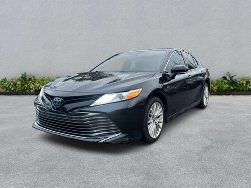 2018 Toyota Camry Hybrid XLE
