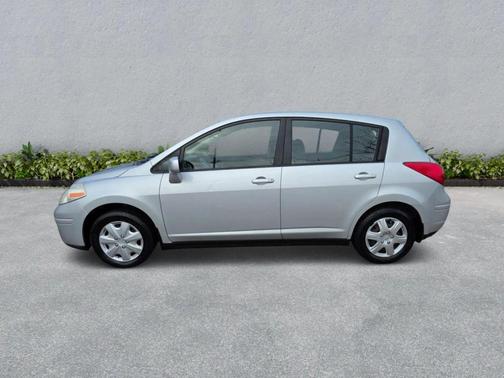 2009 Nissan Versa 1.8 S
