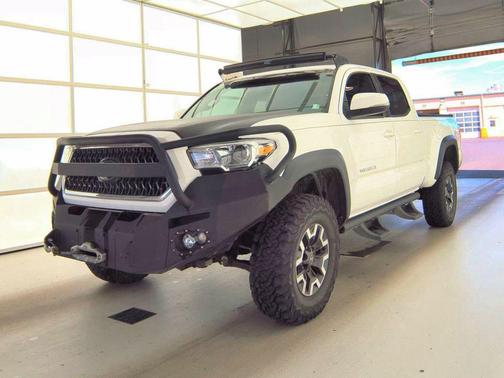 Super White 2018 Toyota Tacoma TRD Off Road