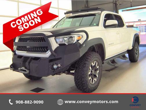 Super White 2018 Toyota Tacoma TRD Off Road
