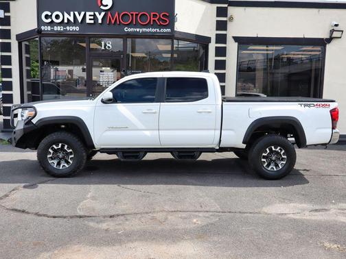 Super White 2018 Toyota Tacoma TRD Off Road