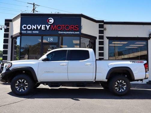 Super White 2018 Toyota Tacoma TRD Off Road