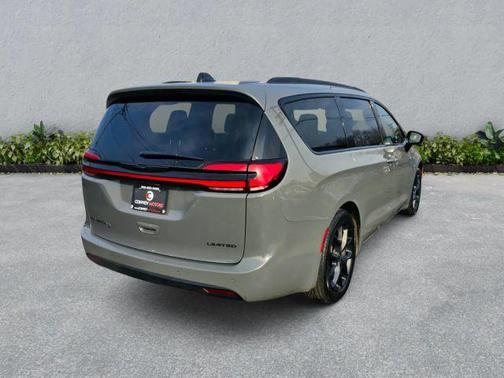 2025 Chrysler Pacifica Limited