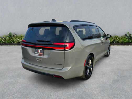 2025 Chrysler Pacifica Limited