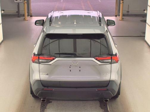 Silver Sky Metallic 2022 Toyota RAV4 XLE