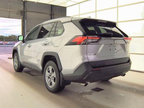 Silver Sky Metallic 2022 Toyota RAV4 XLE